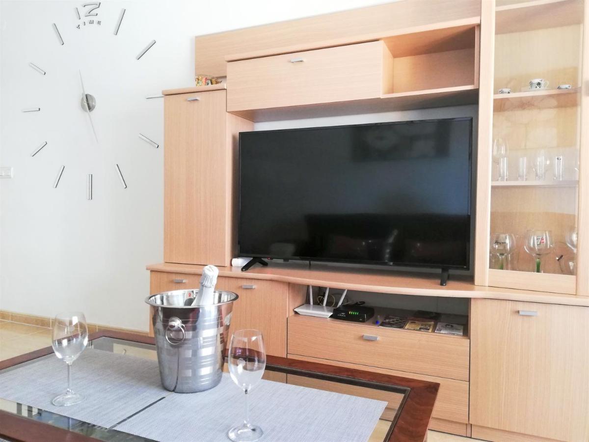 Family - La Torre Apartment